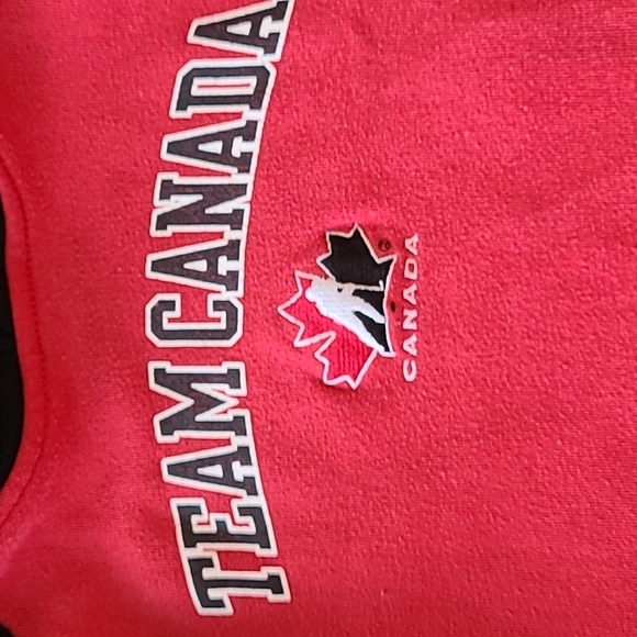 Team Canada black/red pullover hoodie - Picture 5 of 5